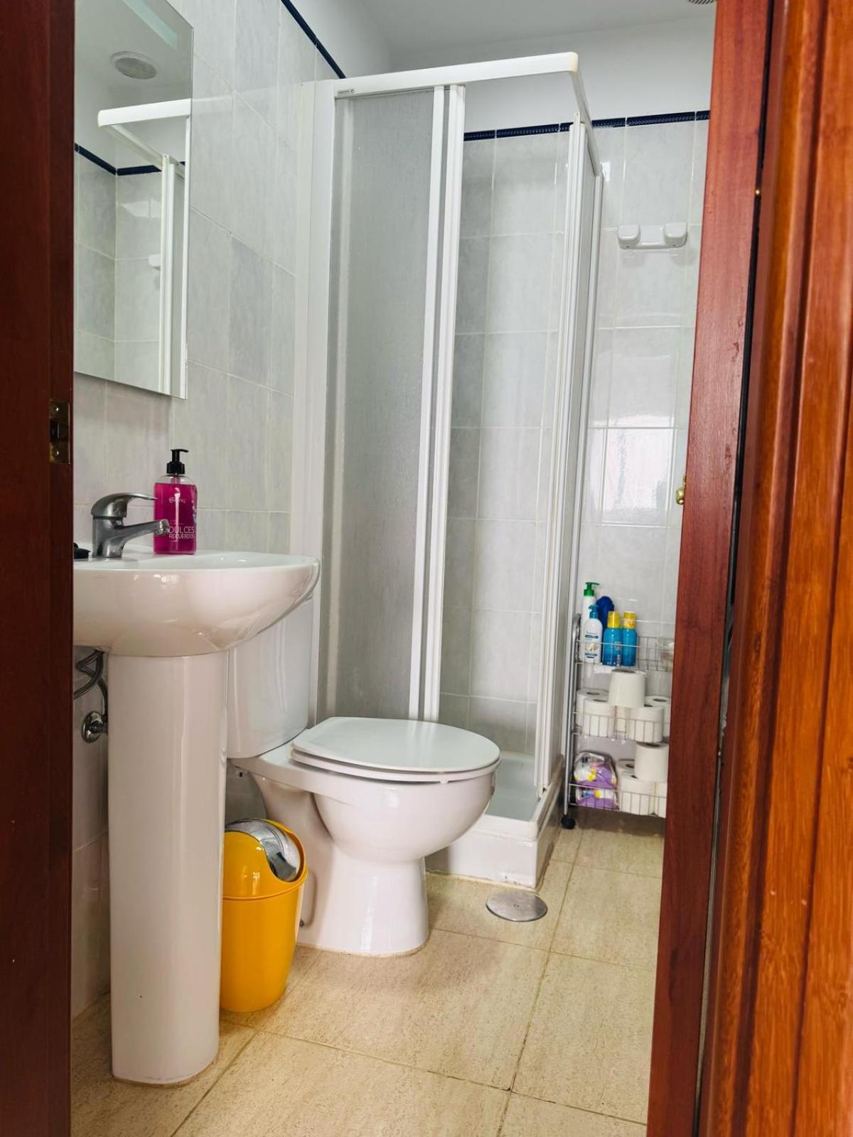 Habitacion Privada May Con Balcon Vecindario  Kültér fotó